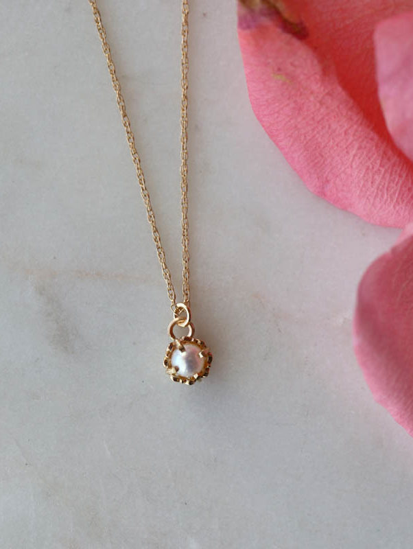 single pearl pendant gold necklace